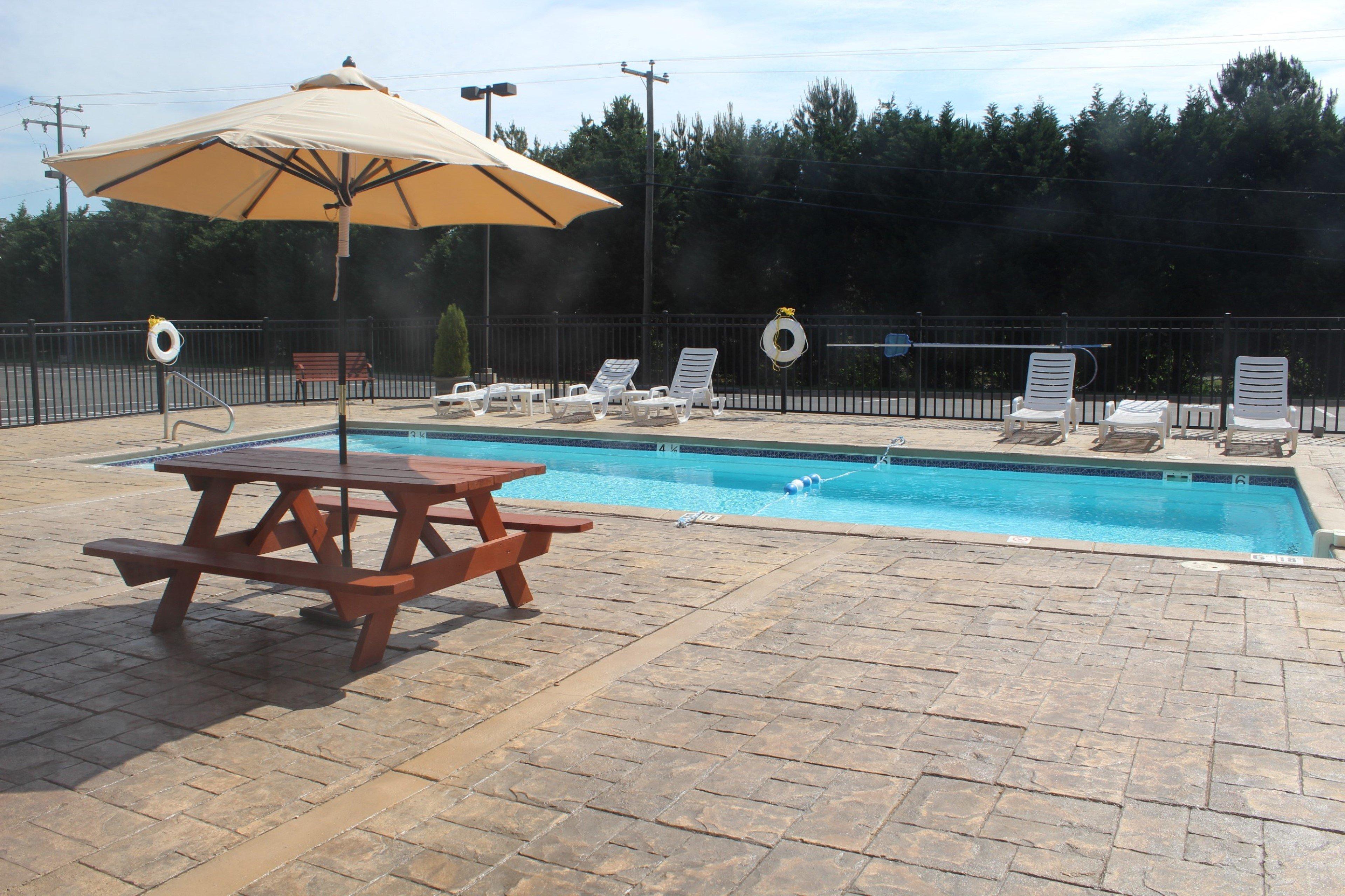 Express & By Ihg Warrenton