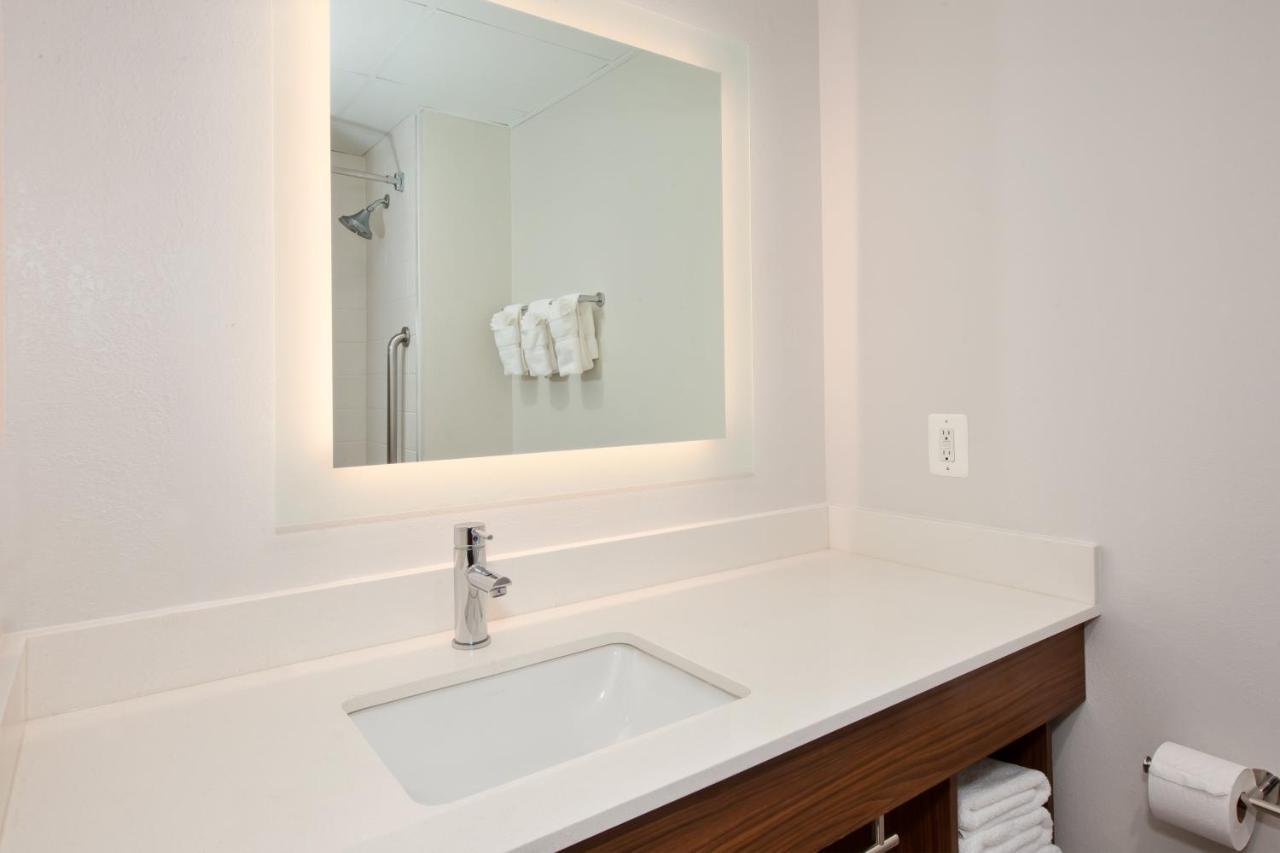 Express & By Ihg Hotel 4*