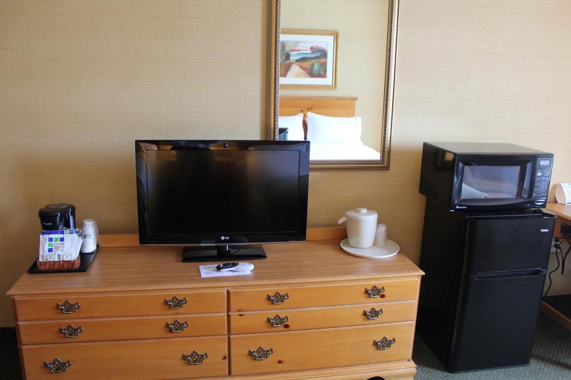 Express & By Ihg Hotel 4*