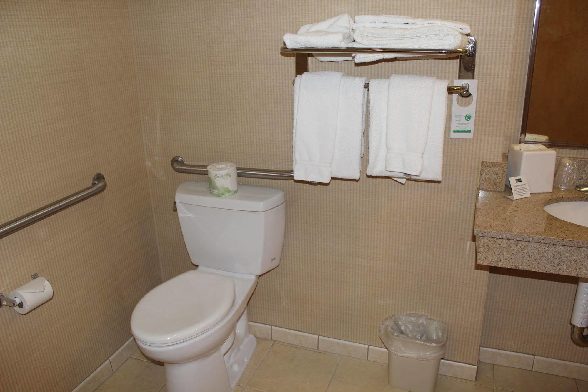 Hotel Express & By Ihg Warrenton