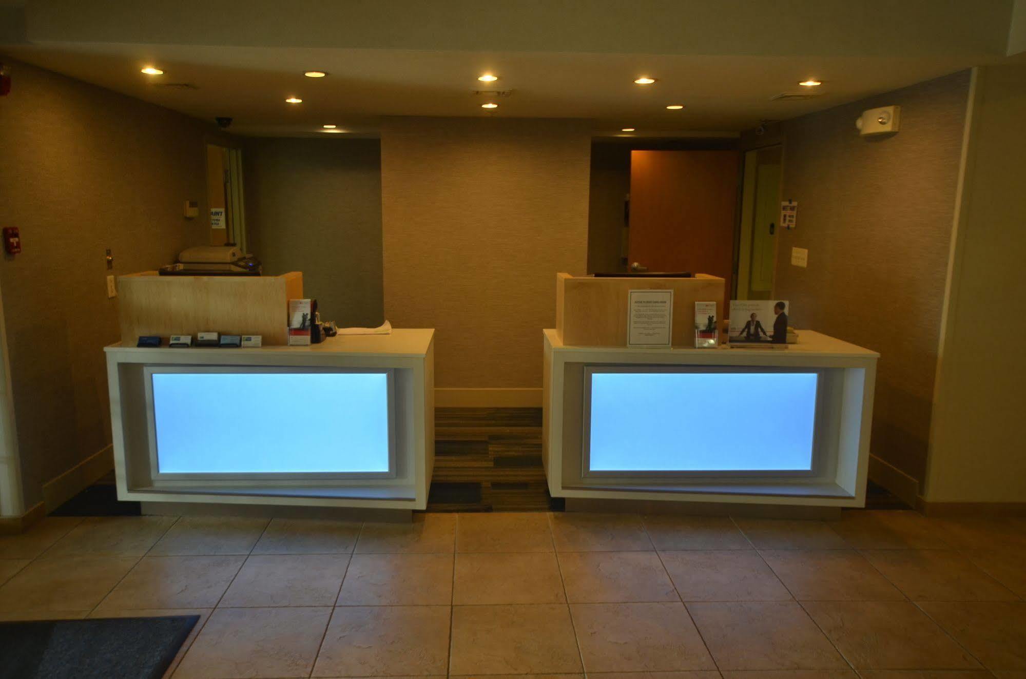 Hotel Express & By Ihg Warrenton